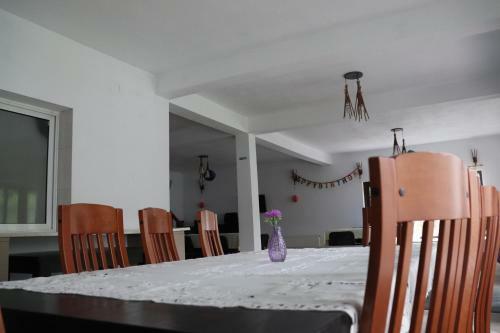 Hostal Pensiunea Q