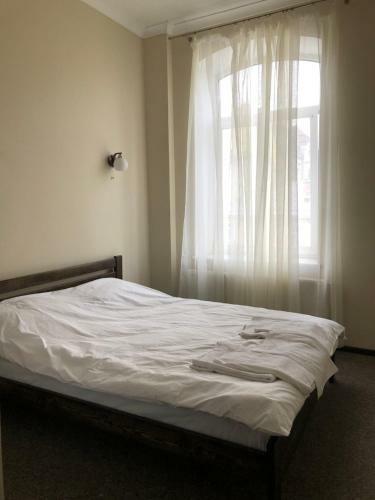 El Mundo Apartments