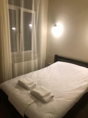 El Mundo Apartments