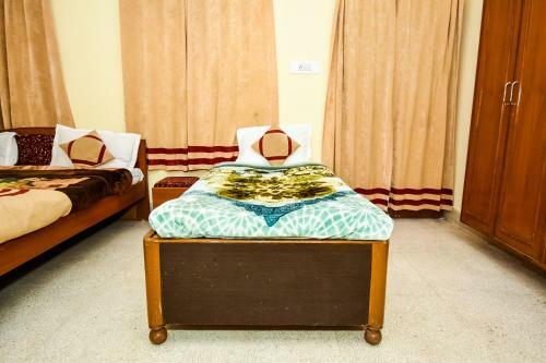 Hotel Oyo 36310 Poonam Guest House