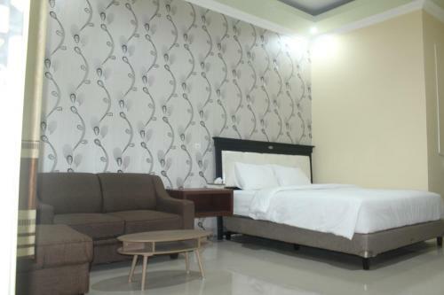 Asmi Hotel