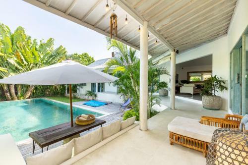 3br Charming Villa 2 Minutes From Berawa Beach Discount For Last Minute!