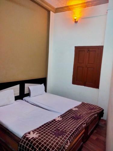 Hotel Adarsh Palace
