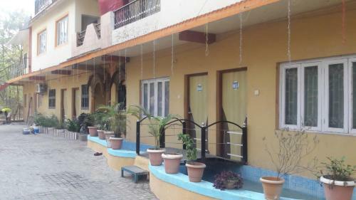Hotel Nivaant Resort