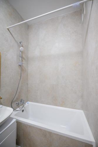 Apartamento ?? Terra. ???????? 2-???.????????