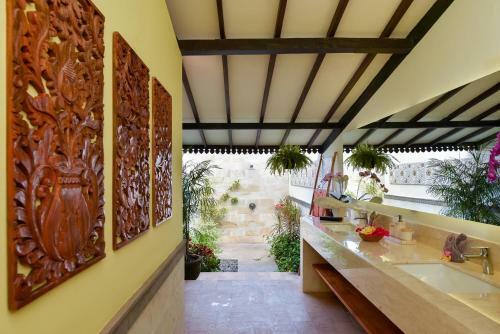 Sumberkima Hill Villa Macan
