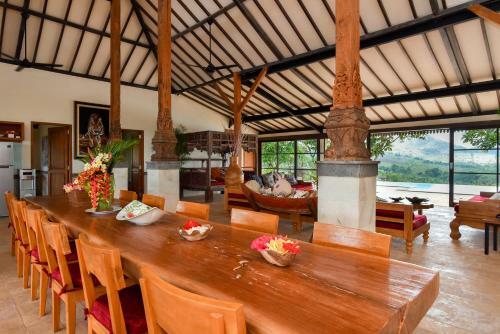 Sumberkima Hill Villa Macan