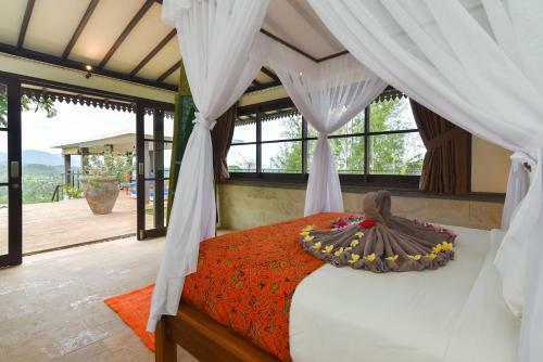 Sumberkima Hill Villa Macan