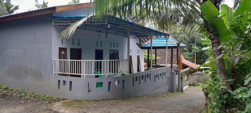 Arya Paspan Camp