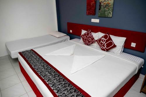 Hostal The G10 Holiday Inn