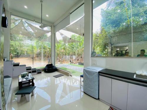 Tiny Glass House Airport