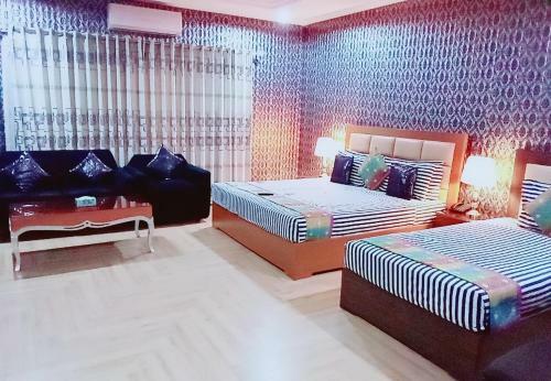 Haddi's International Hotel