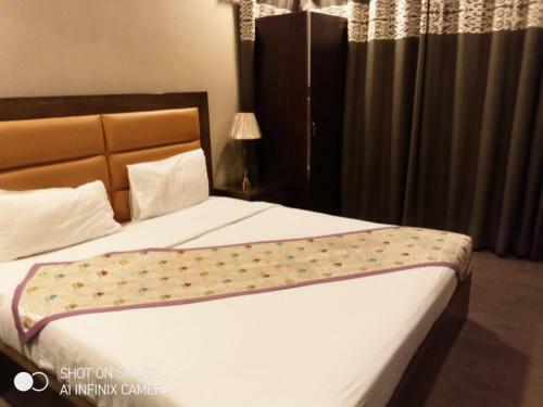 Haddi's International Hotel