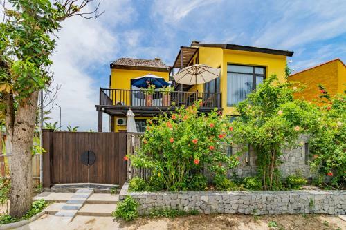 An Bang Beachfront May Villa
