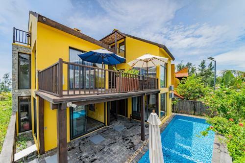 An Bang Beachfront May Villa