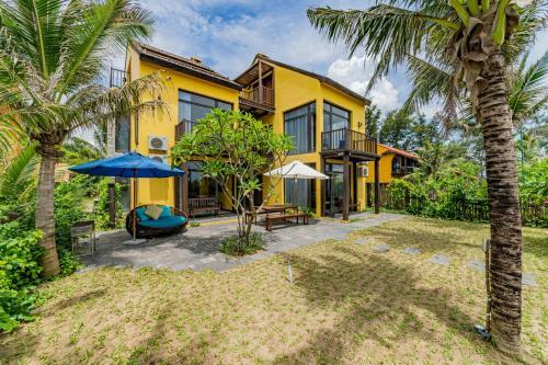 An Bang Beachfront May Villa
