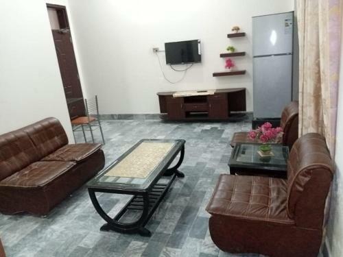 Huzaifa Apartments