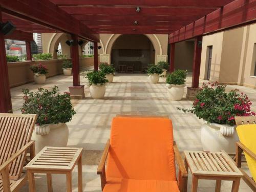 Lovely 1 Bed Served Apartment With Pool