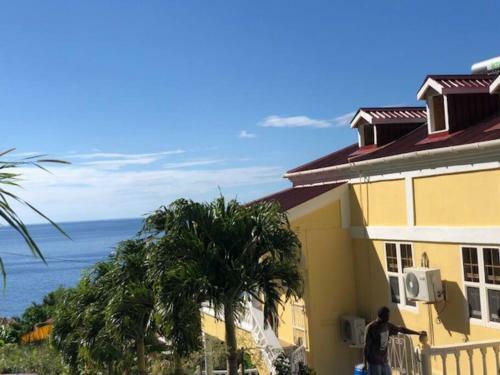 Modern Air Conditioned Home For Family & Adventure