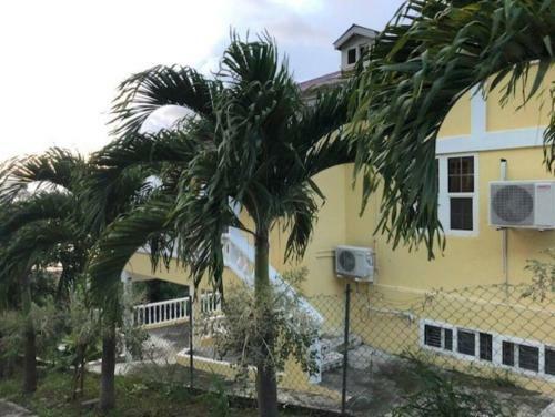 Modern Air Conditioned Home For Family & Adventure