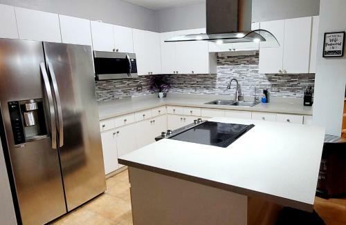 Apartamento *beach Front Oasis With Fast Wifi & A/c*