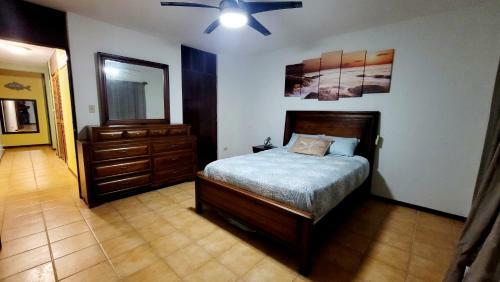 Apartamento *beach Front Oasis With Fast Wifi & A/c*