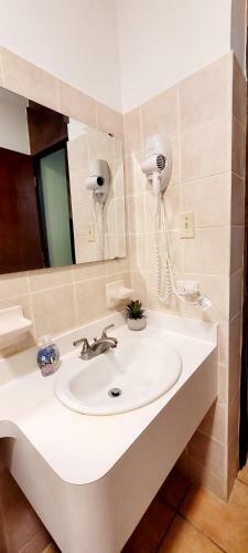 Apartamento *beach Front Oasis With Fast Wifi & A/c*