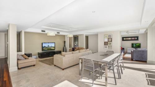 Edge Luxury Apartment - Close To Beach