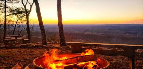 Eagles Perch - Mentone's #1 Vacation Rental!