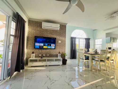 Luxury Oceanfront Penthouse Rooms