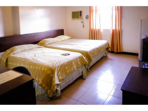 Crowne Garden Hotel