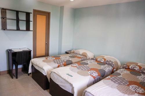 Crowne Garden Hotel