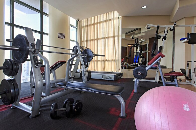 Sarrosa International Hotel And Residential Suites