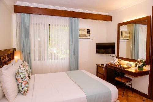 Montebello Villa Hotel