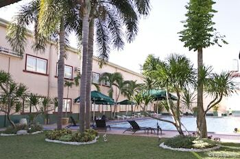 Holiday Spa Hotel