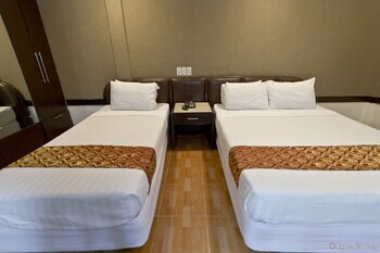Holiday Spa Hotel
