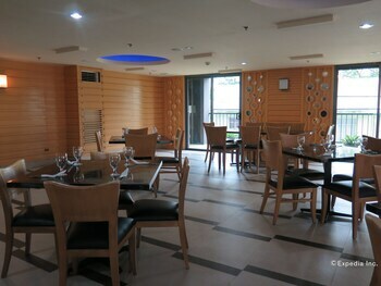 Hotel City Suites Ramos Tower By Crown Regency