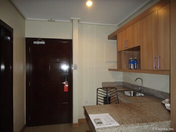 Hotel City Suites Ramos Tower By Crown Regency
