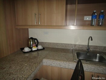 Hotel City Suites Ramos Tower By Crown Regency