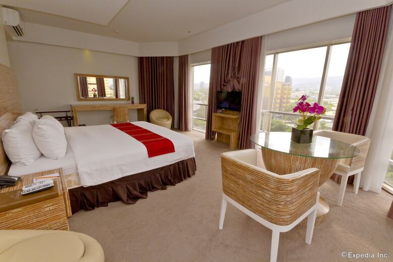Castle Peak Hotel