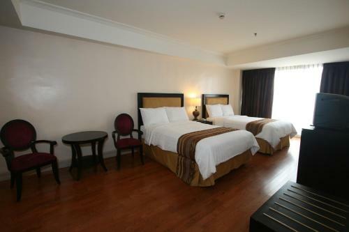 Crown Regency Hotel & Towers