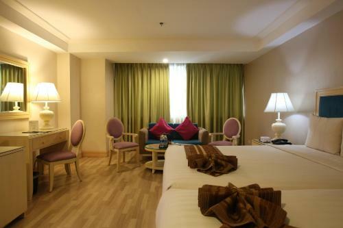 Crown Regency Hotel & Towers