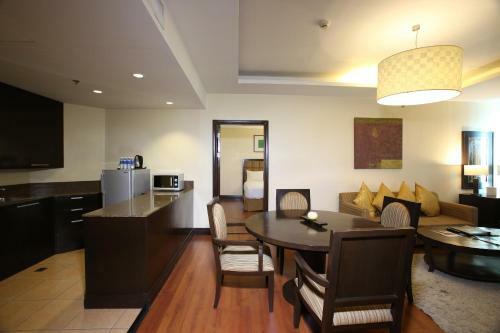 Crown Regency Hotel & Towers