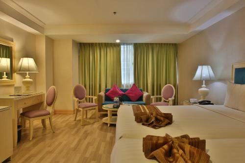 Crown Regency Hotel & Towers