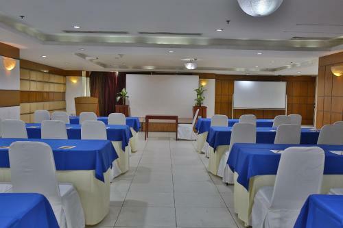 Crown Regency Hotel & Towers