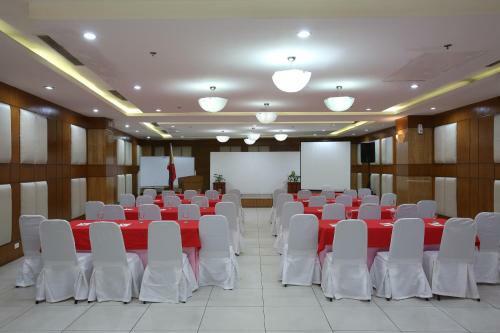 Crown Regency Hotel & Towers