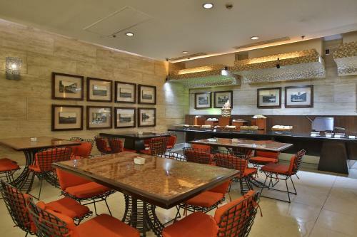 Crown Regency Hotel & Towers
