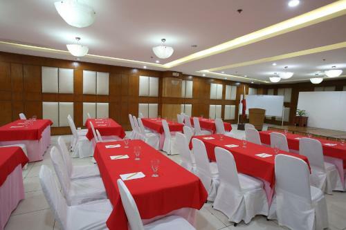 Crown Regency Hotel & Towers
