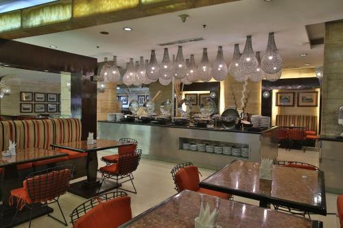 Crown Regency Hotel & Towers