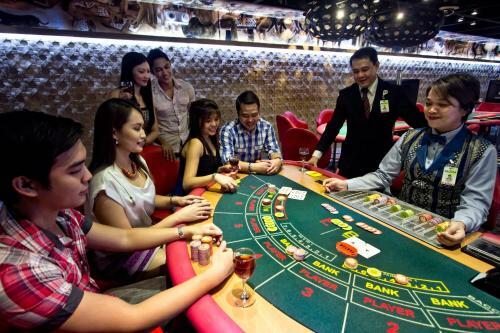 Crown Regency Hotel & Towers